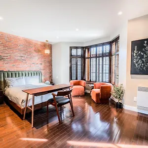 Self Check-in Boutique - Quartier Latin - 201 Montreal